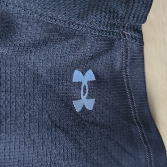 Under Armour Women's Medium UA CoolSwitch Run Short Sleeve Black 1363262 - Picture 7 of 12